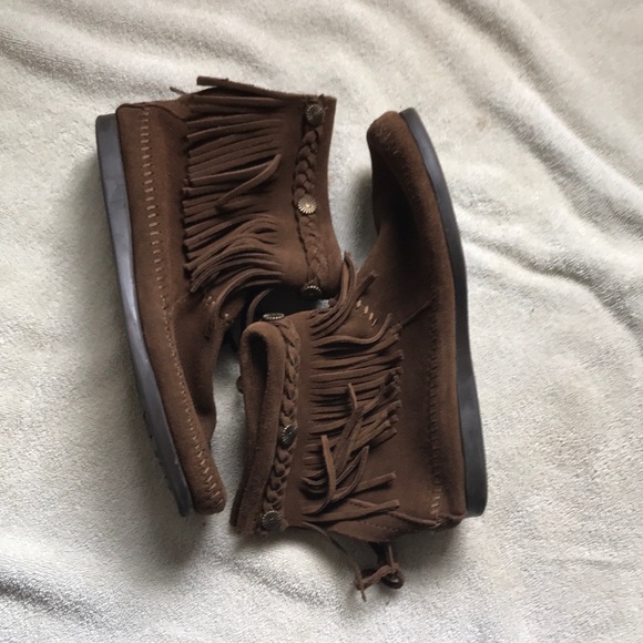 Minnetonka booties with fringe - Picture 1 of 4